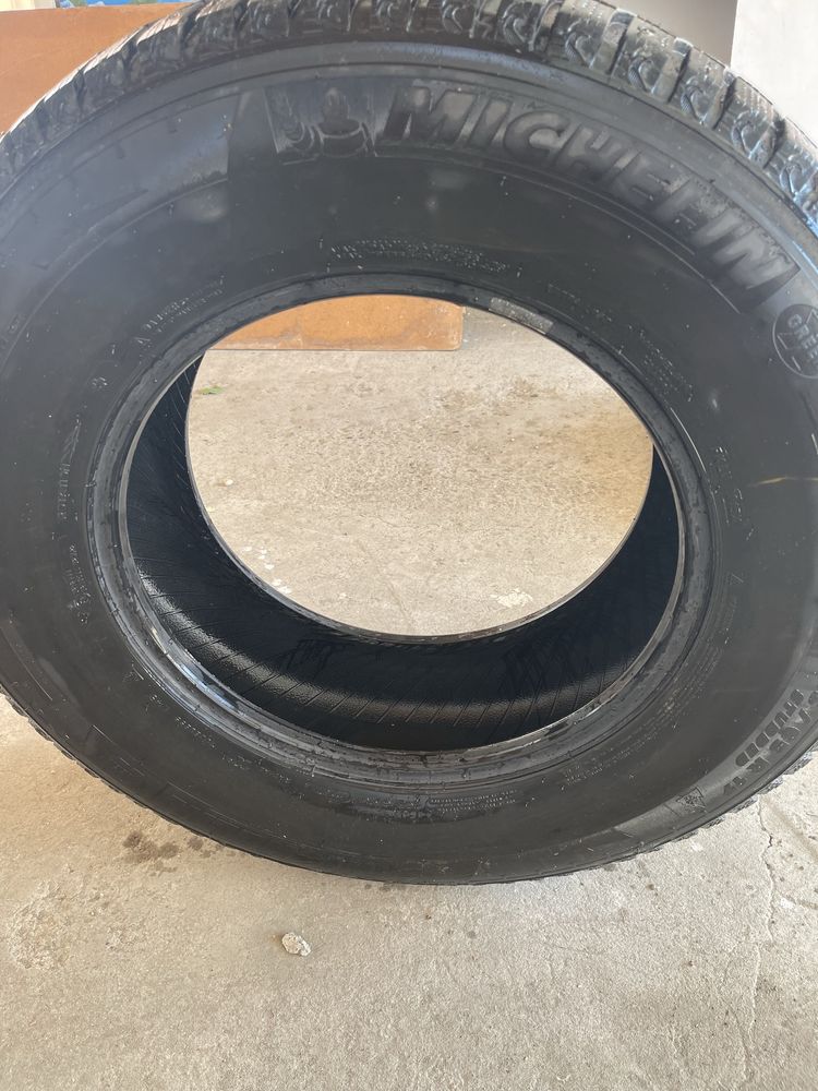 Продам шипованную резину