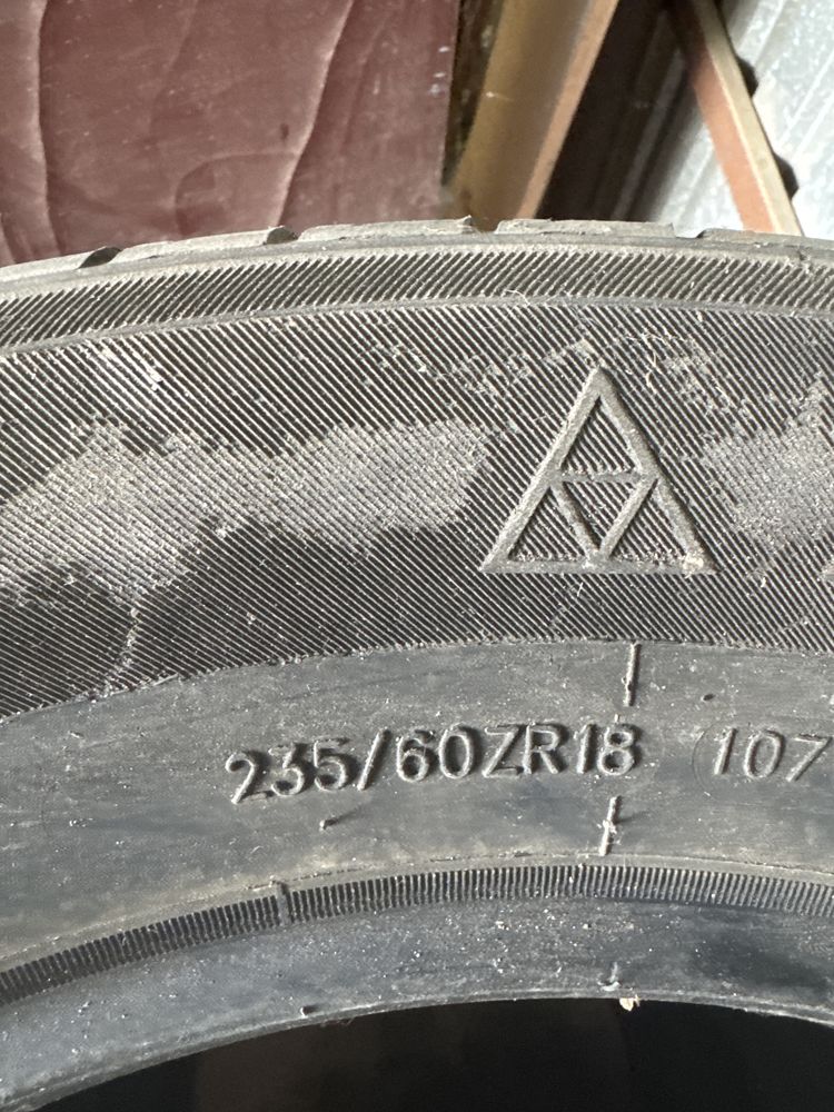 R18 235/60 TRIANGLE лето две резины