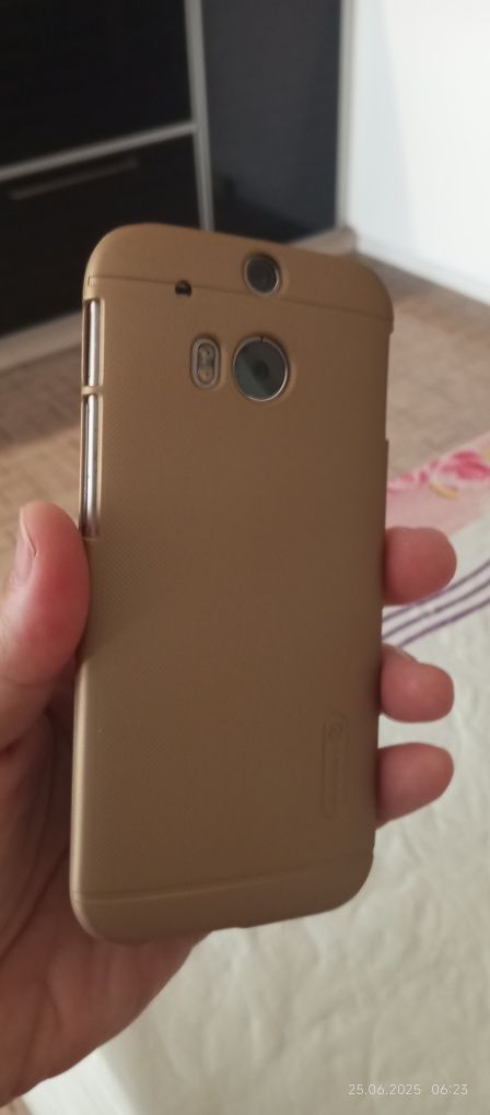 htc one m8 смартфон