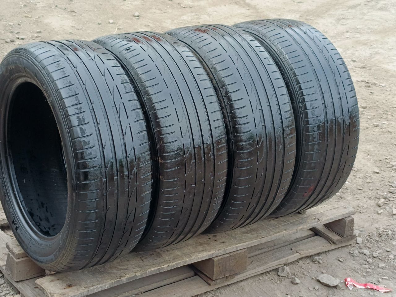 Шины безкамерки комплект 4 шт размер235/50 R18