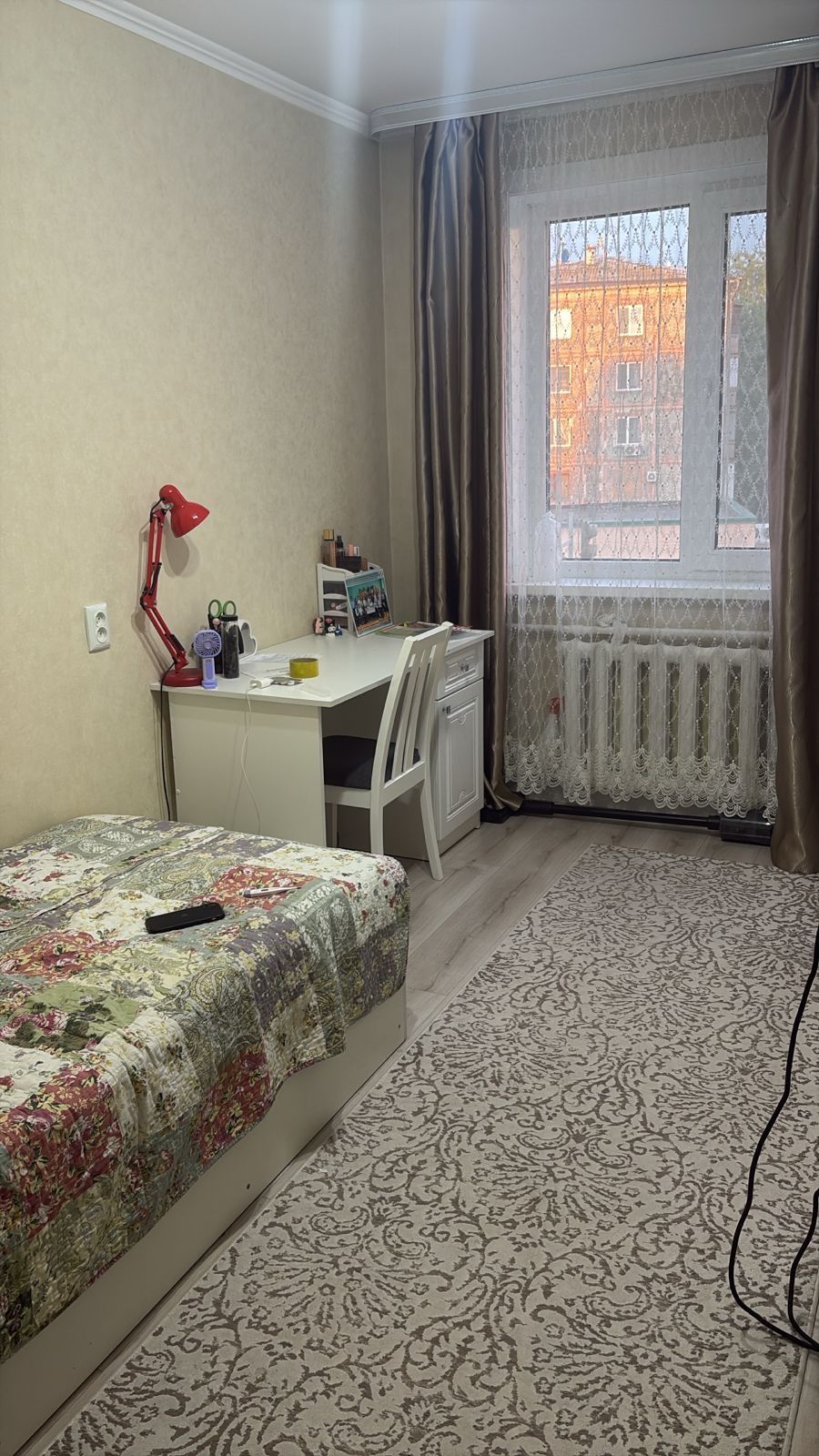 Продам 4 комн квартиру на 3 этаже. 80кв.