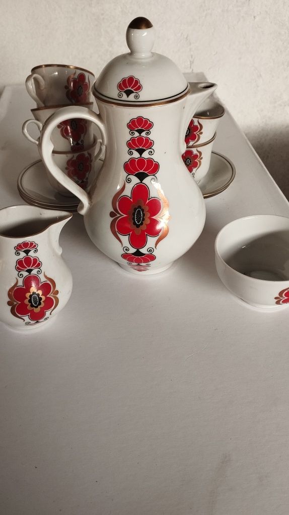 Продам сервизы советские