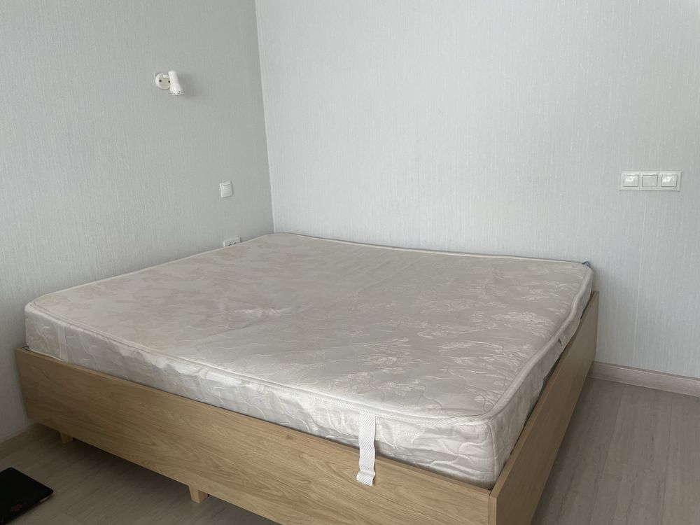 Кровать для спальни