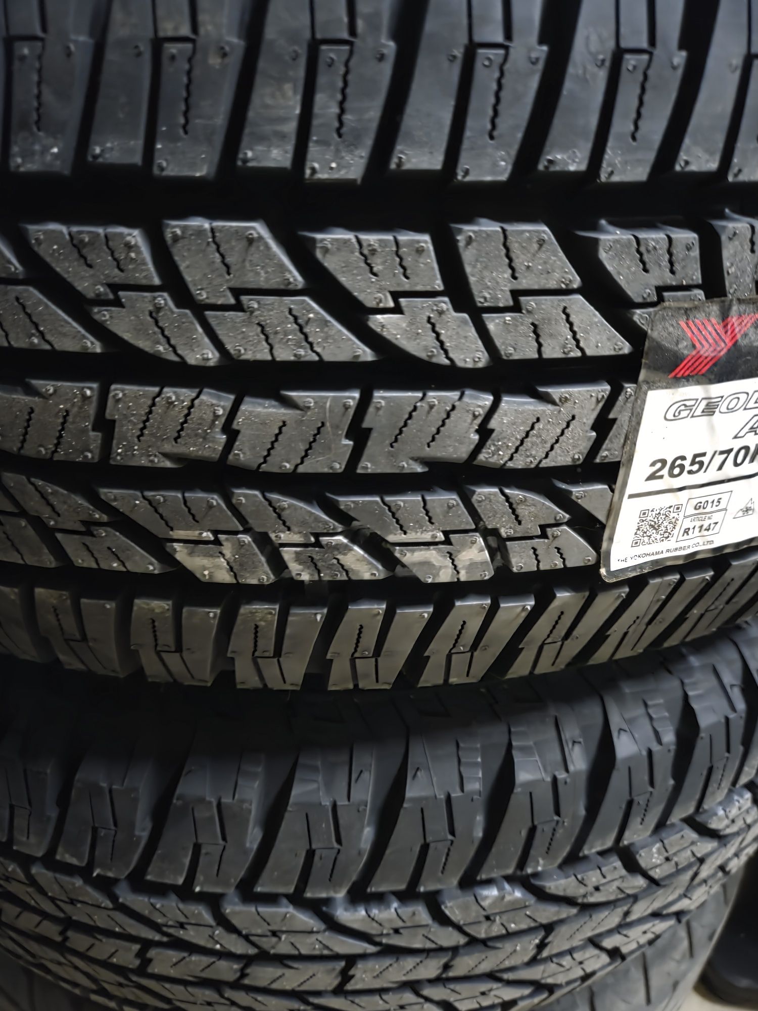 Продам всесезонные шины YOKOHAMA GEOLANDAR G-015