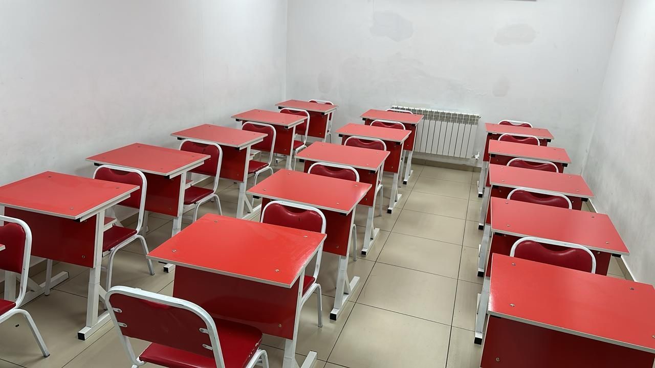 Продаются парты и стулья для учебного центра