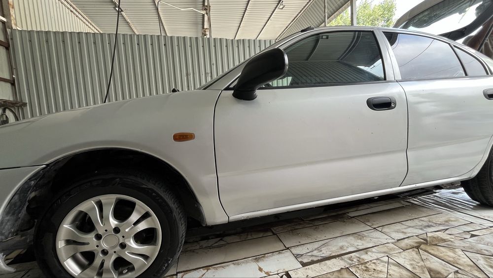 Mitsubishi carisma 1997 жылғы срочно саудасы бар