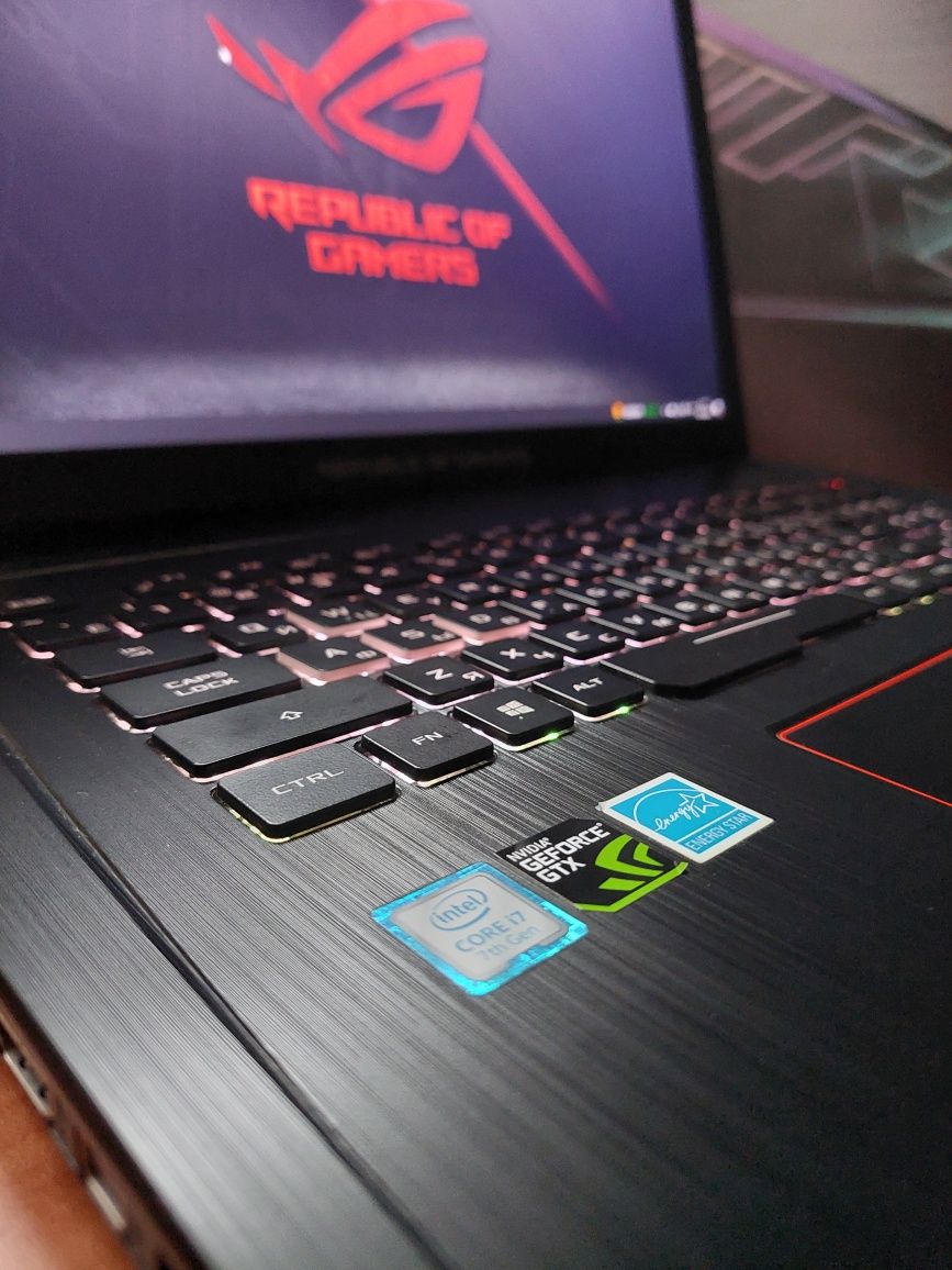 Продается игровой ноутбук ASUS ROG Strix GL753V