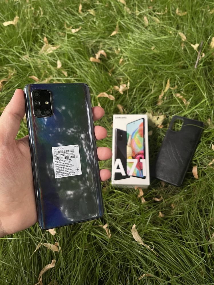 Samsung Galaxy A71 6/128Gb - В хорошем состоянии