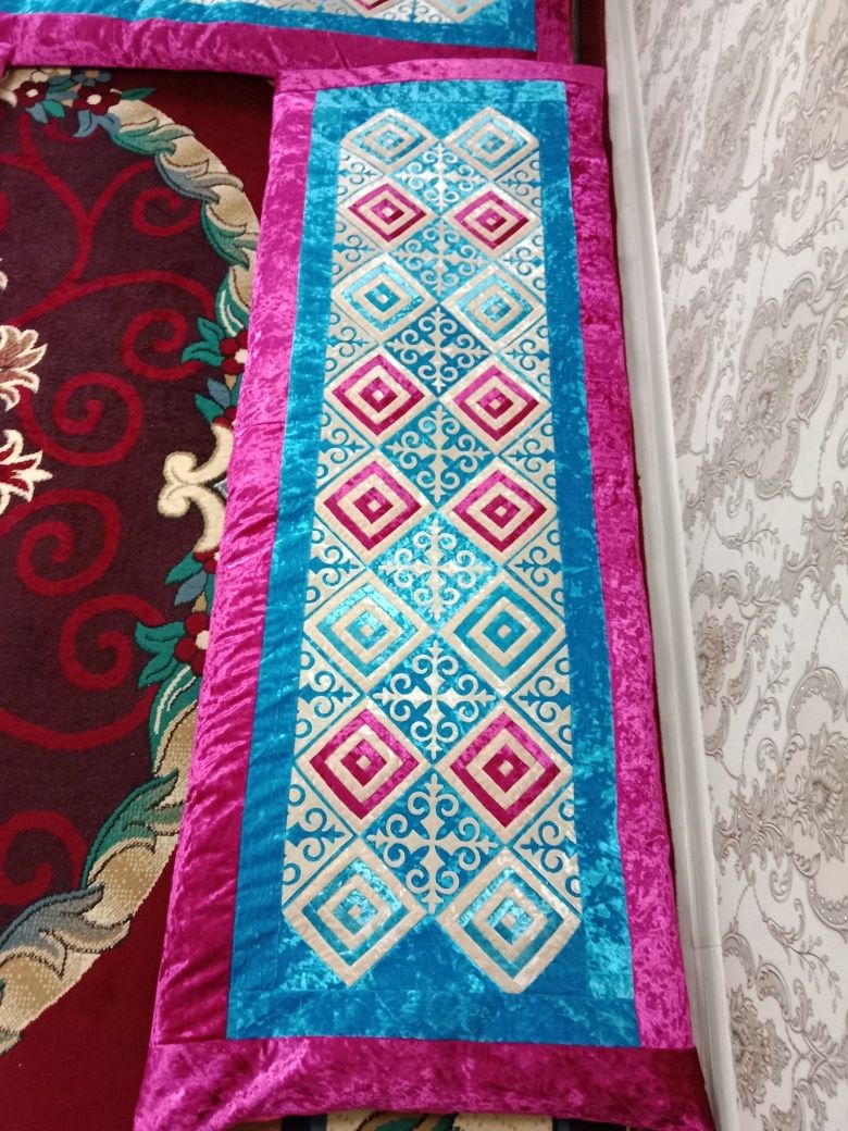 Көрпелер сатылады.