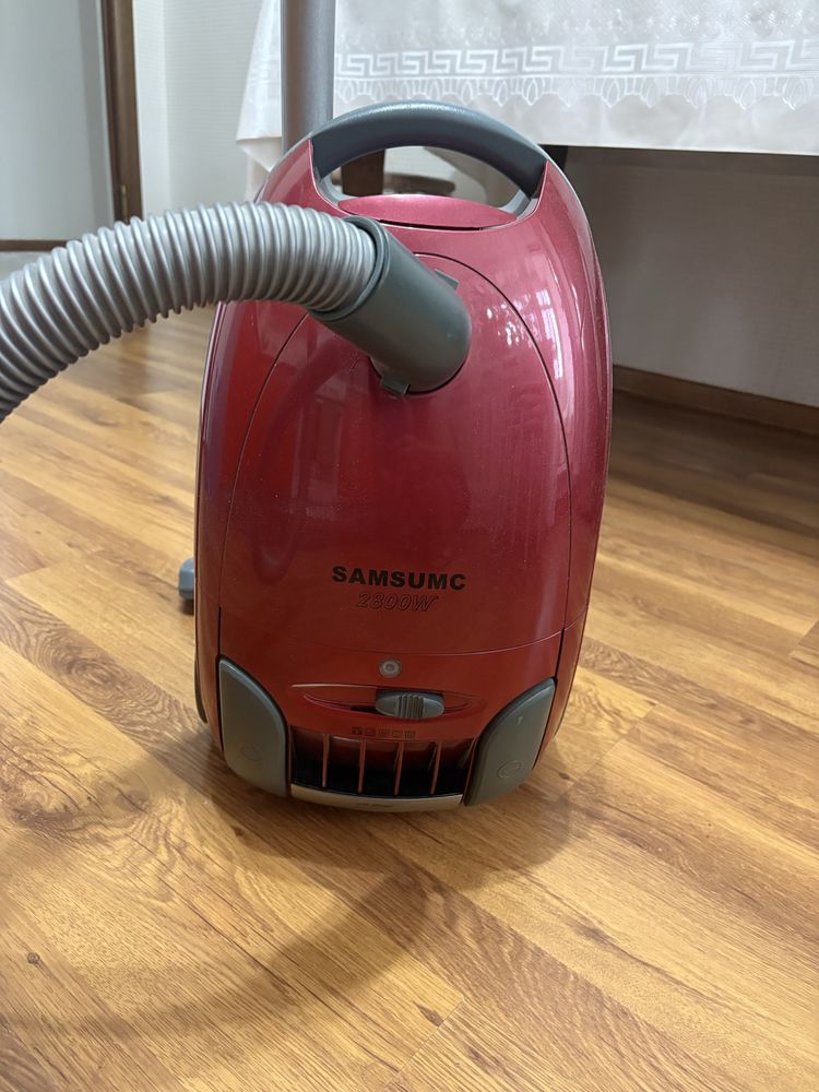 Пылесос 2800 W, б/у