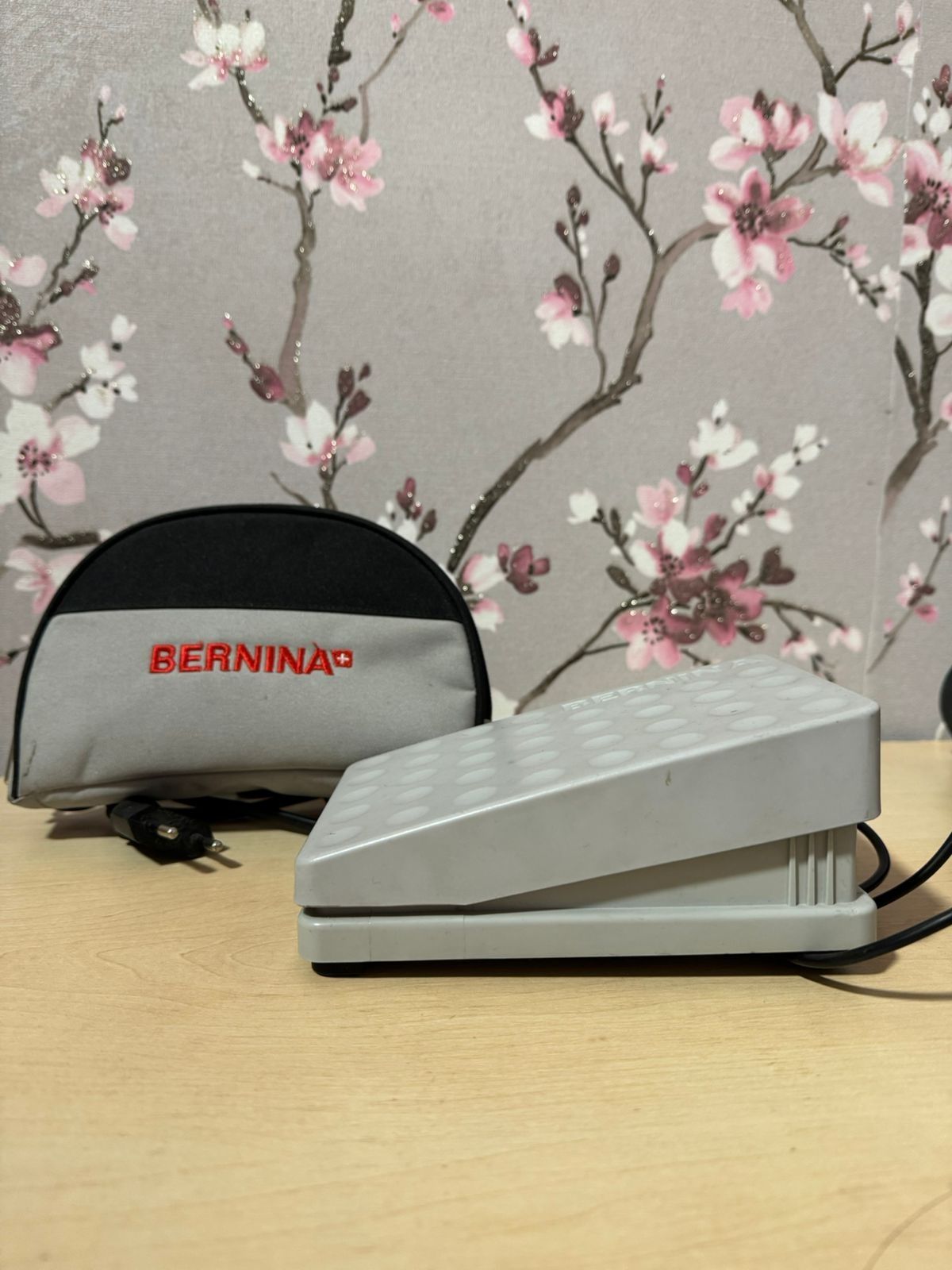 Продам швейную машинку Bernina 350 pe