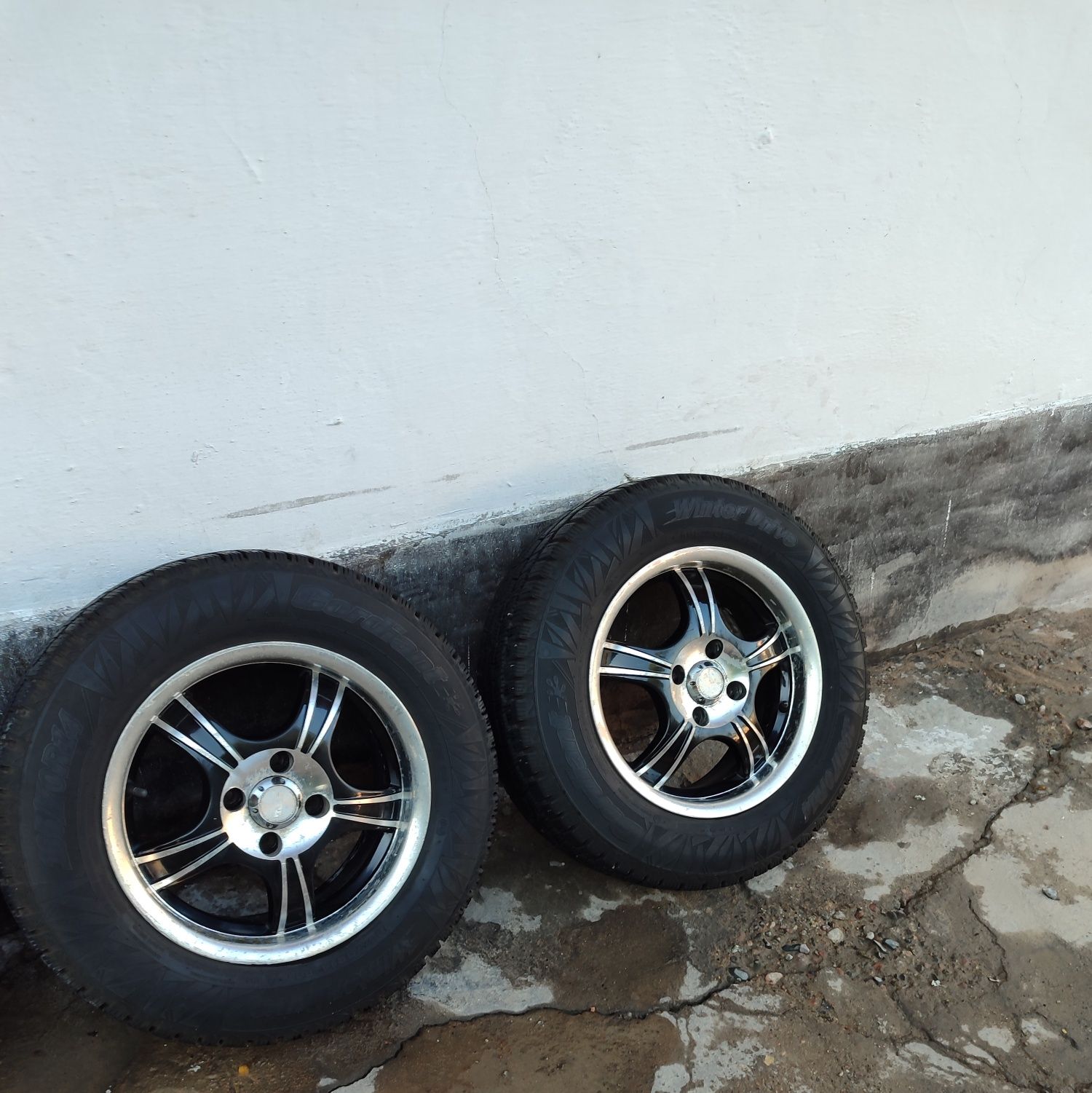 Диски R14 с резиной 185/70/R14 зимние новые