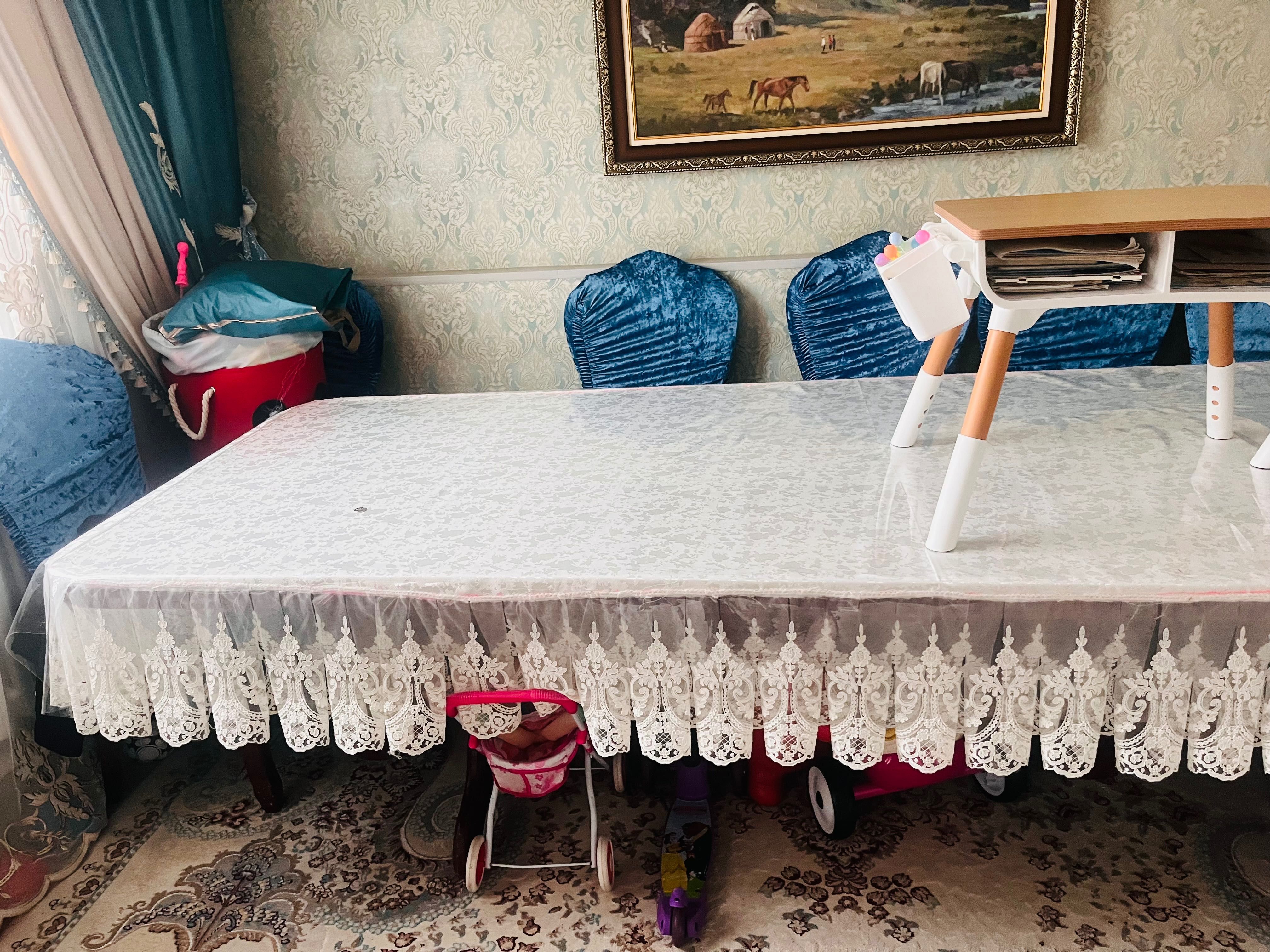 Продается комплект мебели: стол + 11 стульев