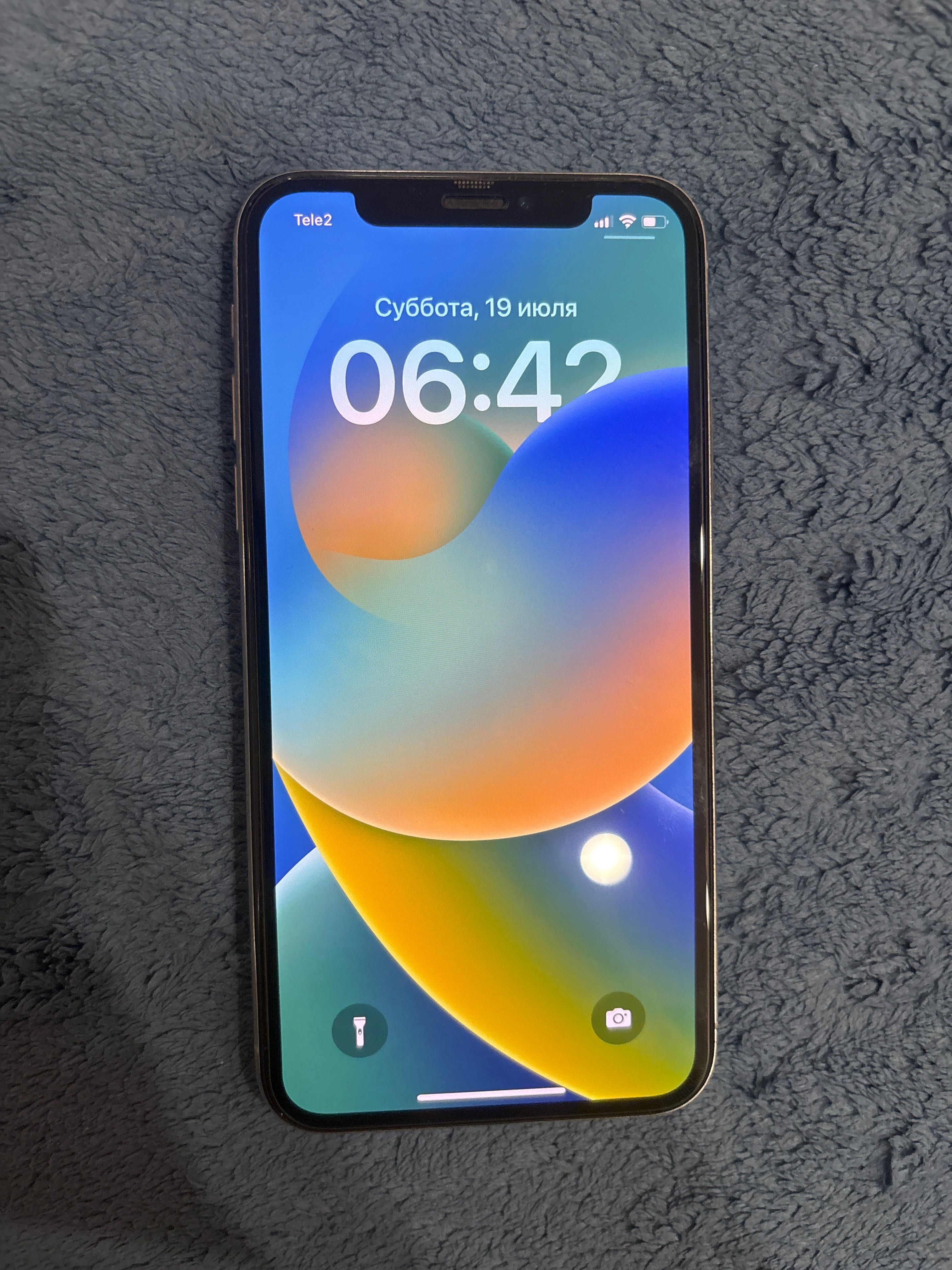 Продам iPhone X.
