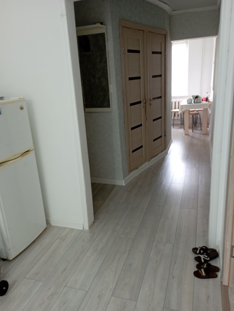 Продается 3 комнатная квартира, обмен на 2 комнатную с вашей доплатой