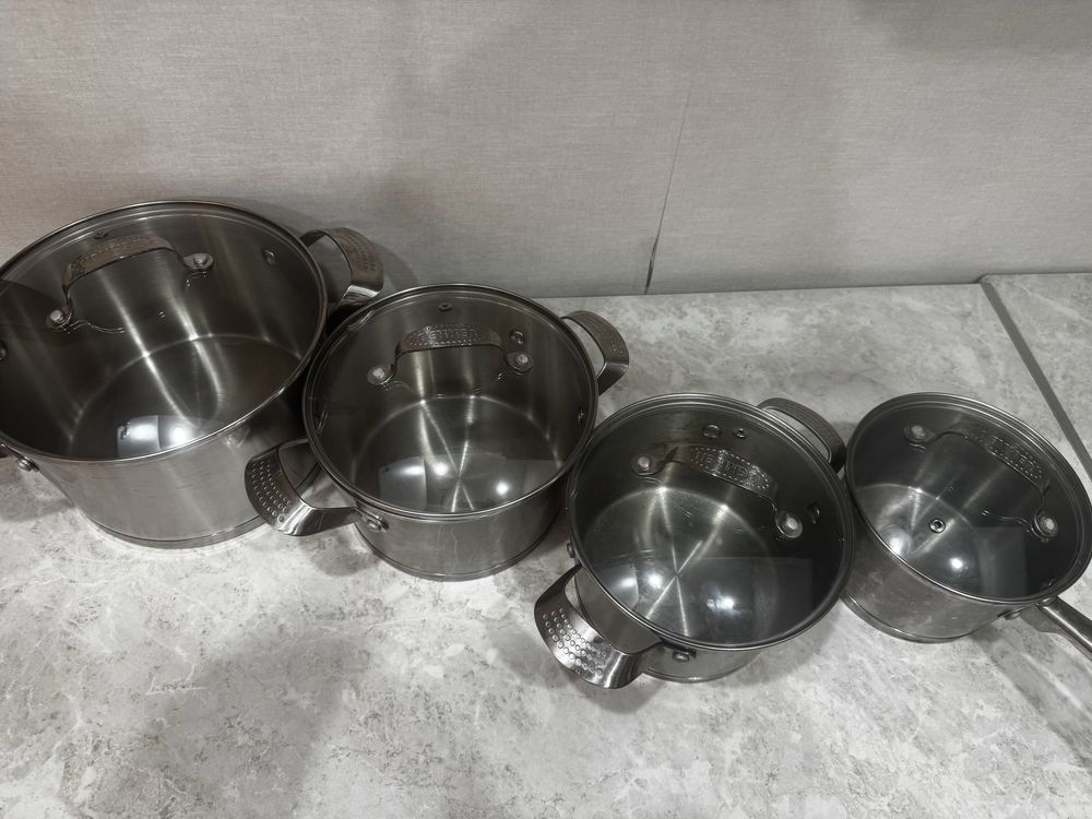 Кастрюли 4шт с крышками