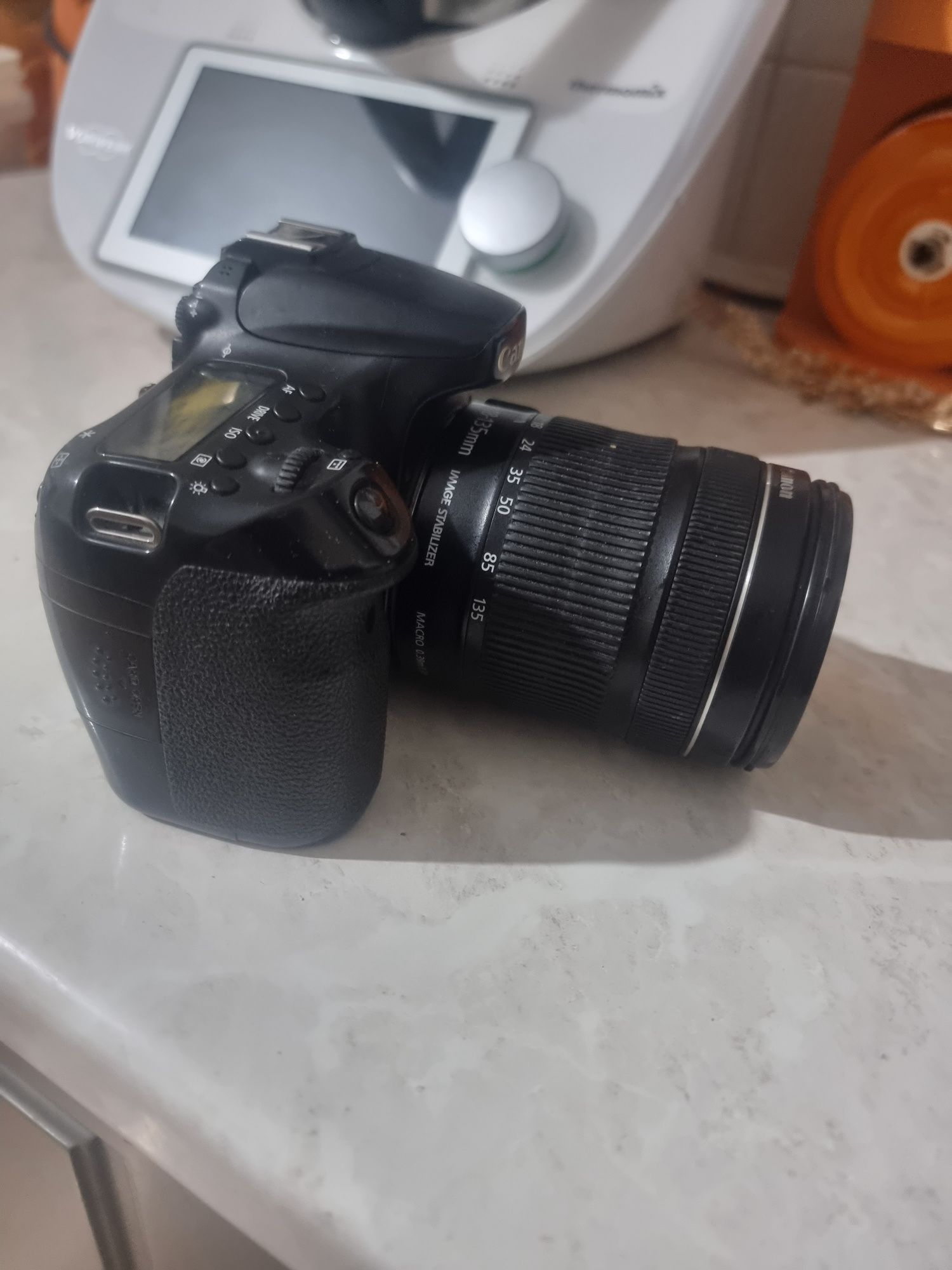 Продам фотоаппарат canon 70D