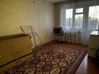 Продам 2 ком. р-н 4 школы, 4/5 этаж, 8300 млн, ТОРГ!!!