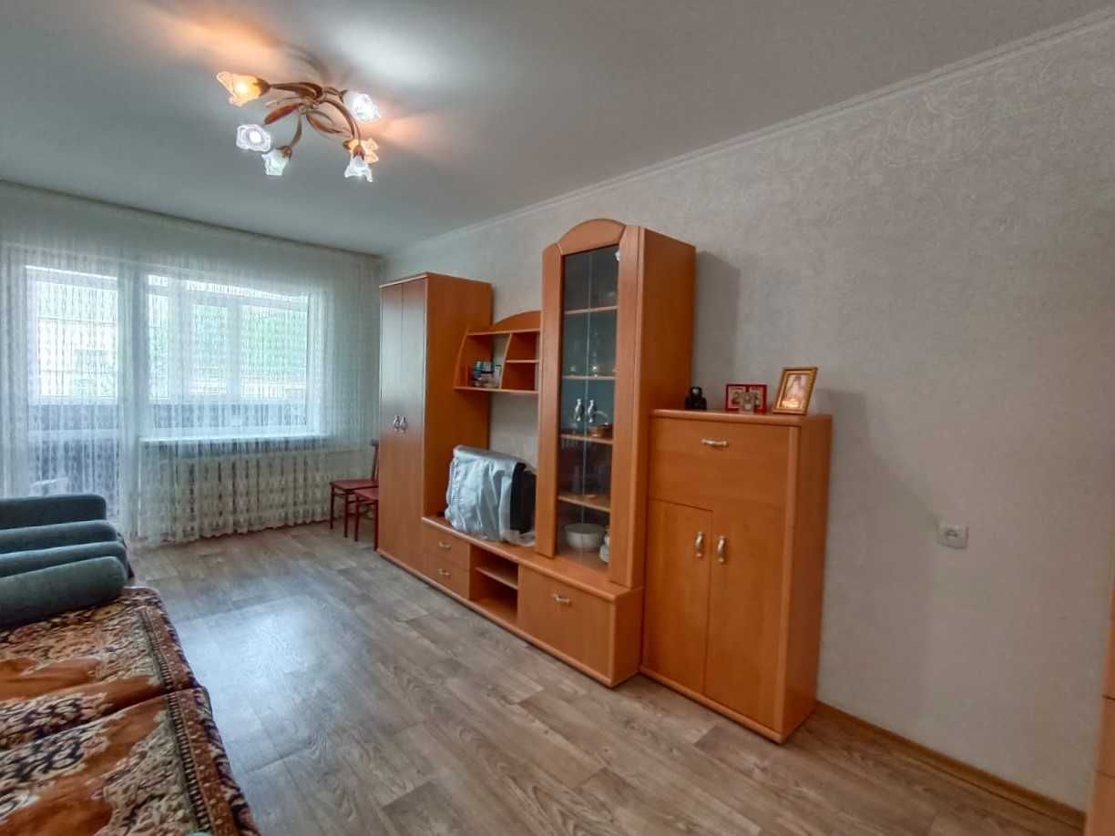 Продам 2 комнатную квартиру в 22 микрорайоне.