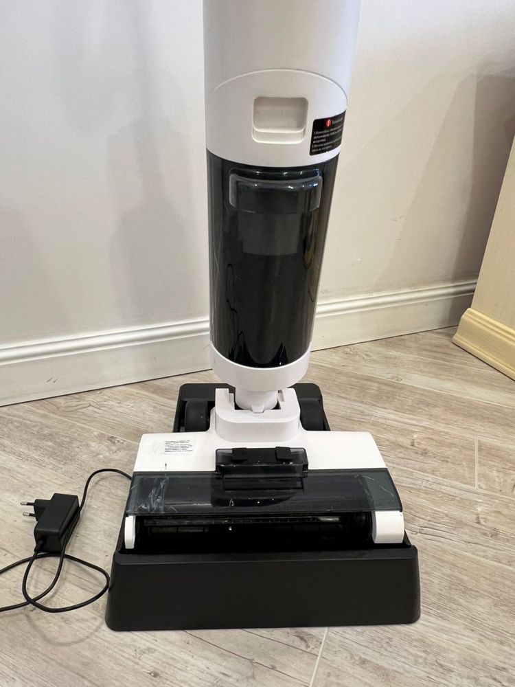 Продам вертикальный водяной пылесос Lebot Y20