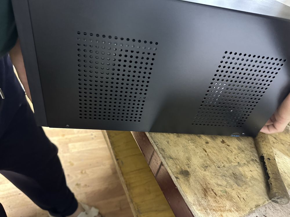 Источник бесперебойного питания SVC V-3000-F-LCD 1800BT