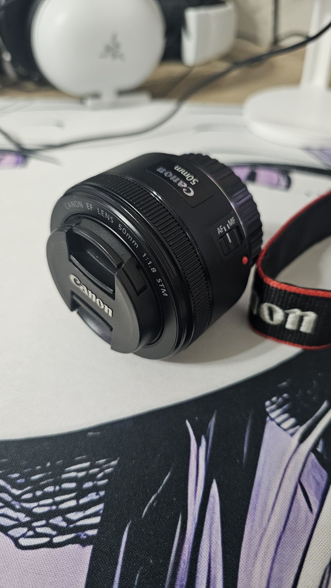 Объектив Canon 50mm f/1.8