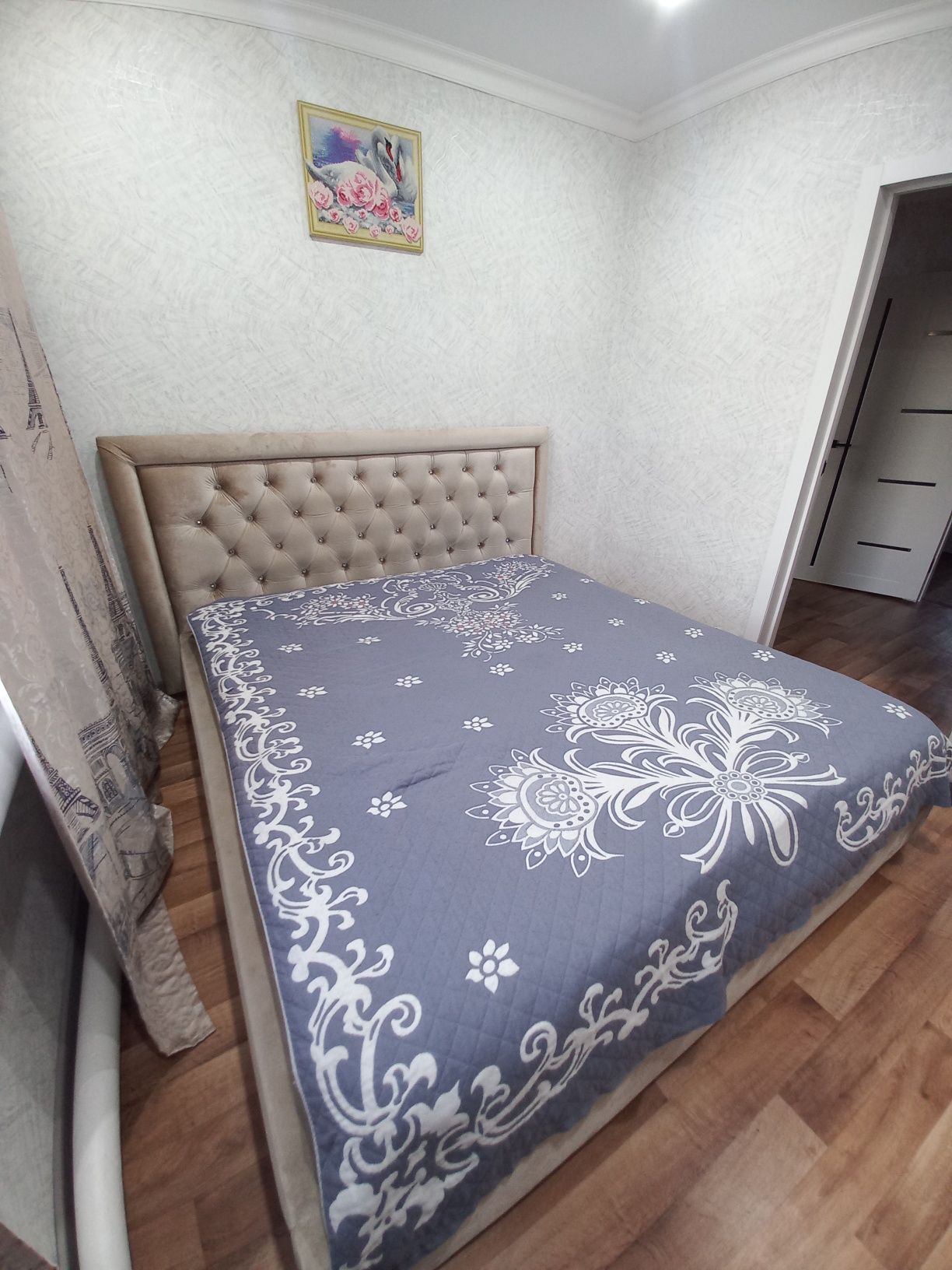 Двух спальная кровать в городе
