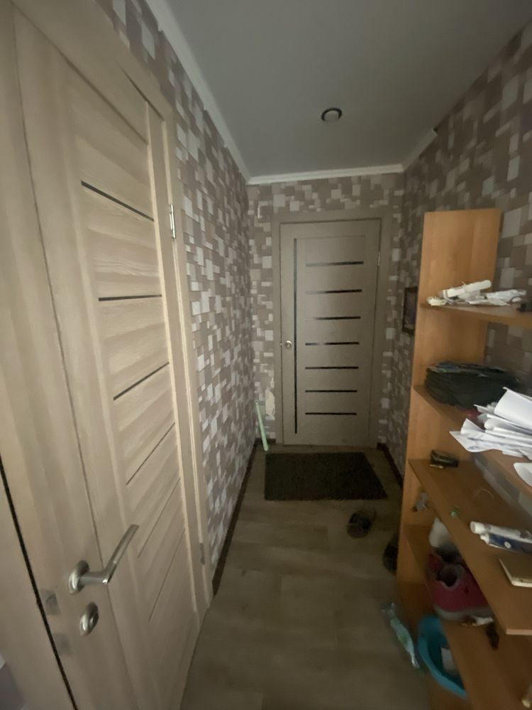 Срочно продам 2 комнатную кв 3 этаж Шахтерская 10А