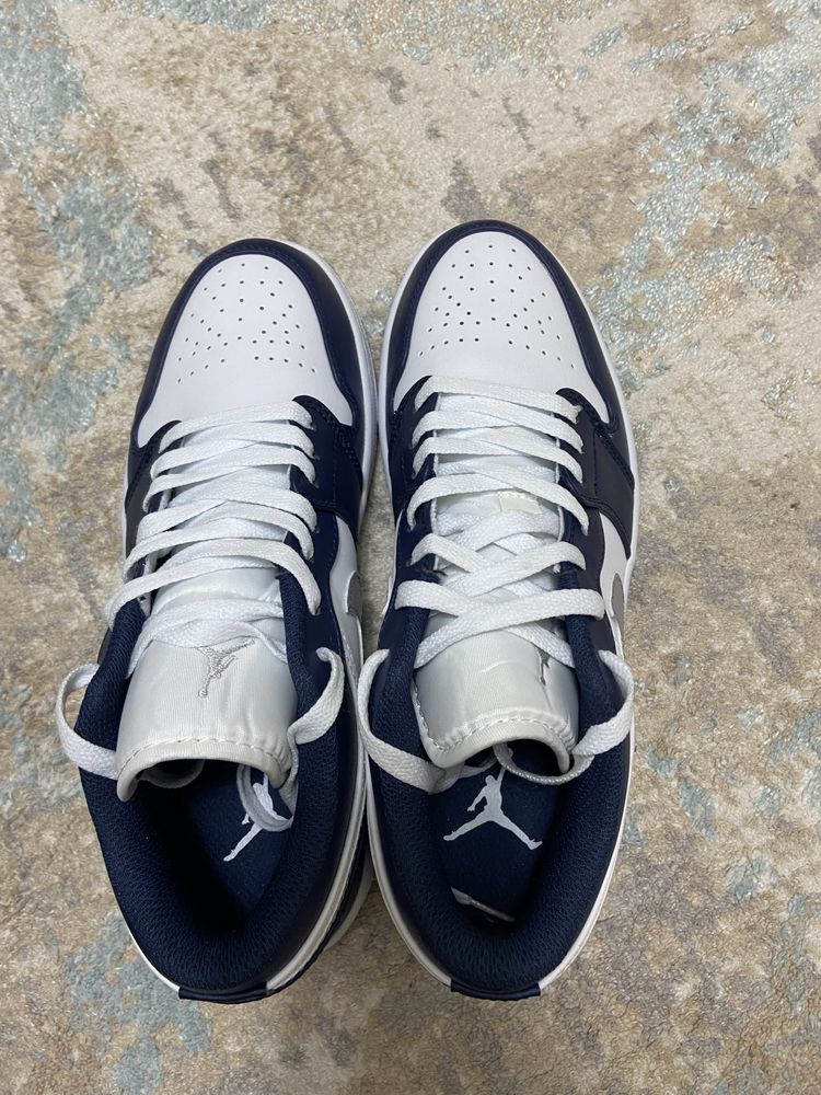 Продается кроссовки от Air jordan 1 low