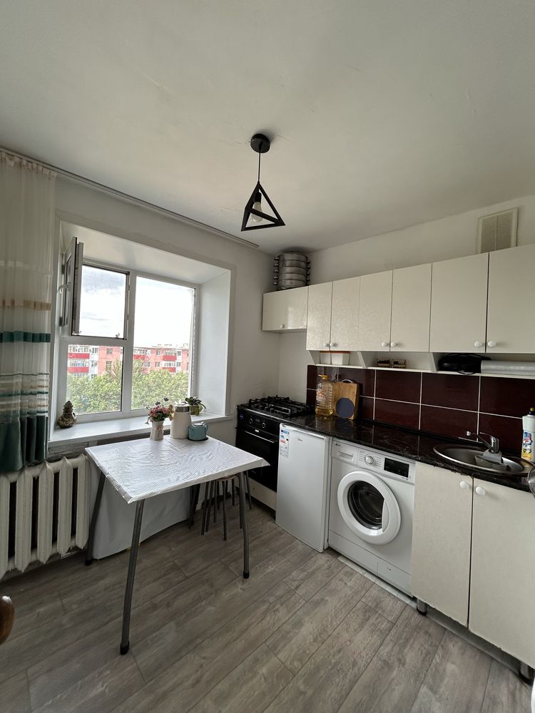 СРОЧНО!!!Продам З-х комнатную в центре