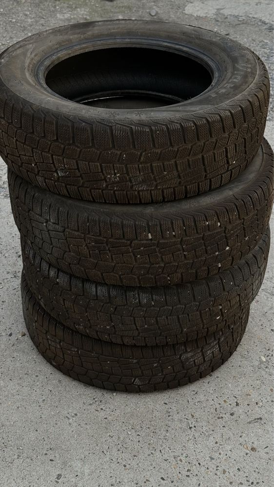 Продам шины Viatti r14 липучки