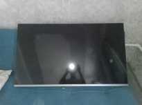 Телевизор TCL в хорошем состоянии