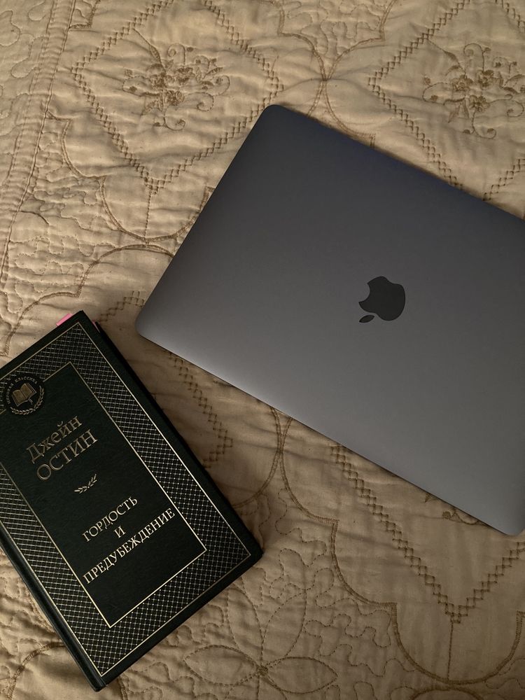 ноутбук MacBook Air m1