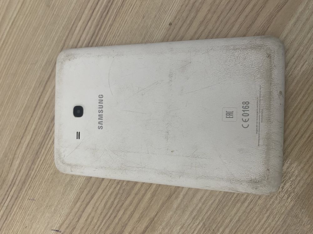 Продам не рабочий планшет: Samsung