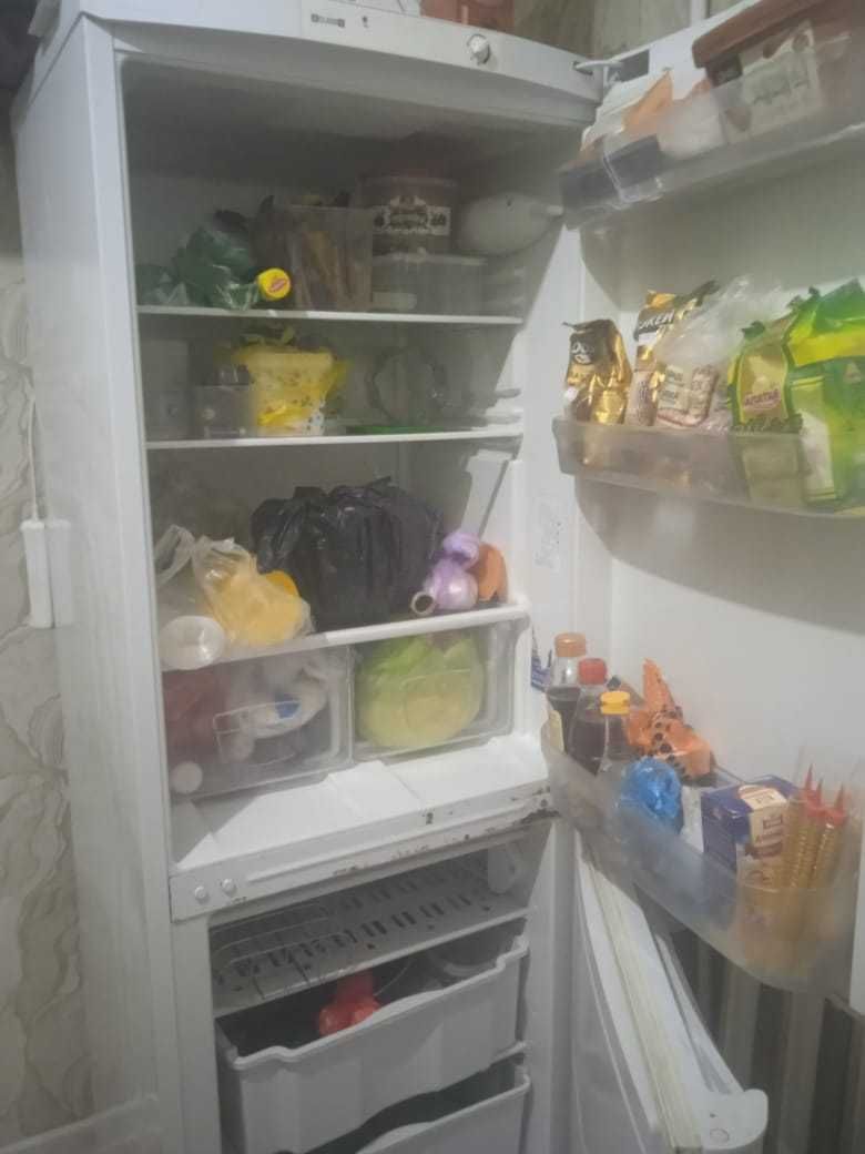 Продается холодильник Indesit