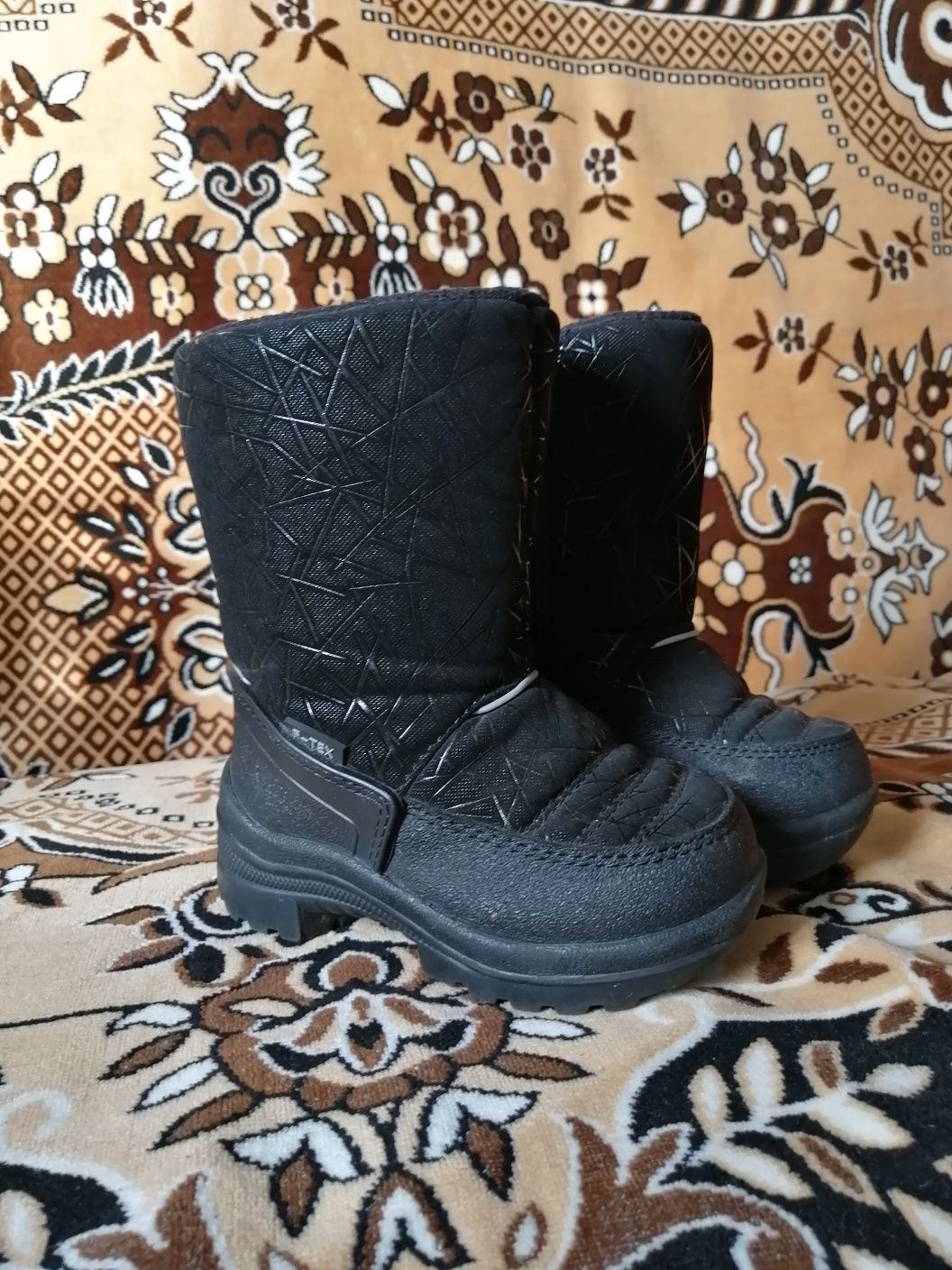 Продам сапоги зимний в отличном состояний.