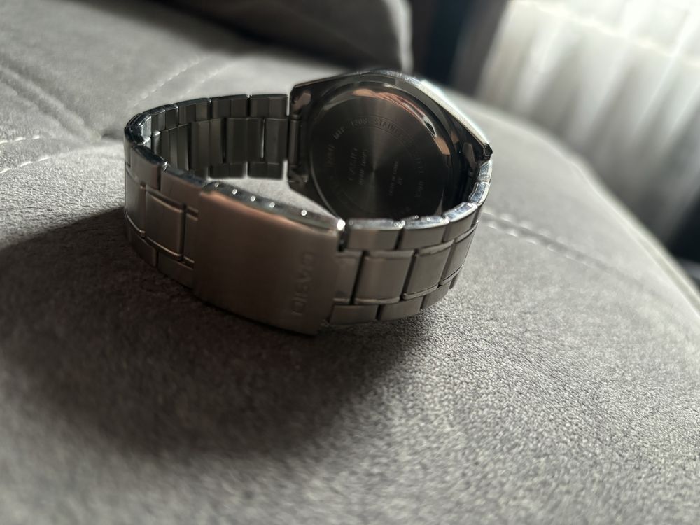 Продам часы casio