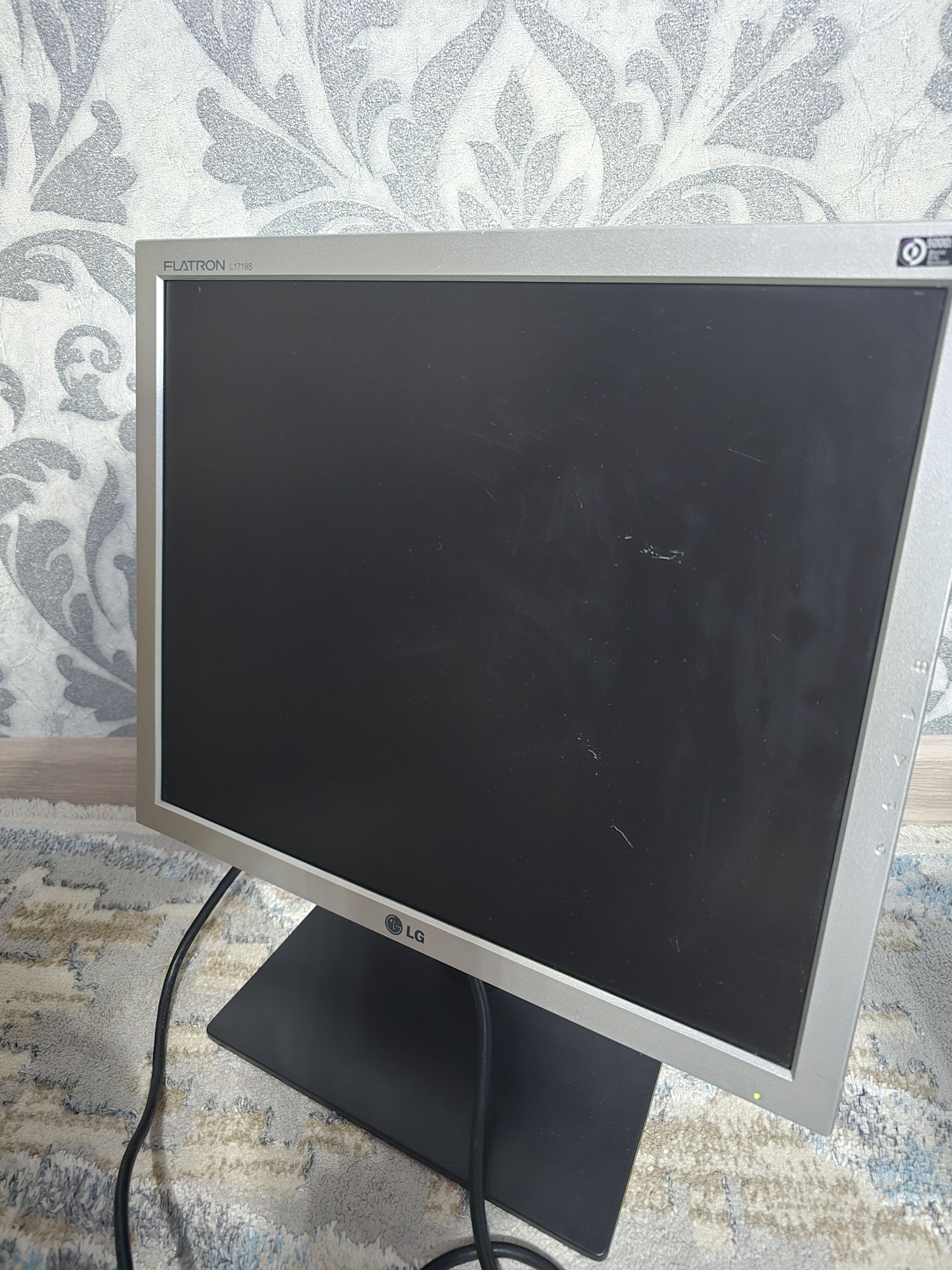 Продам монитор LG