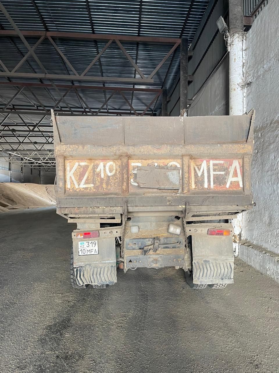 В продаже КамАЗ.