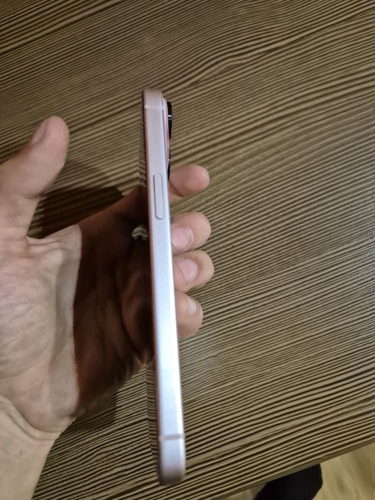 Iphone 15 128gb.