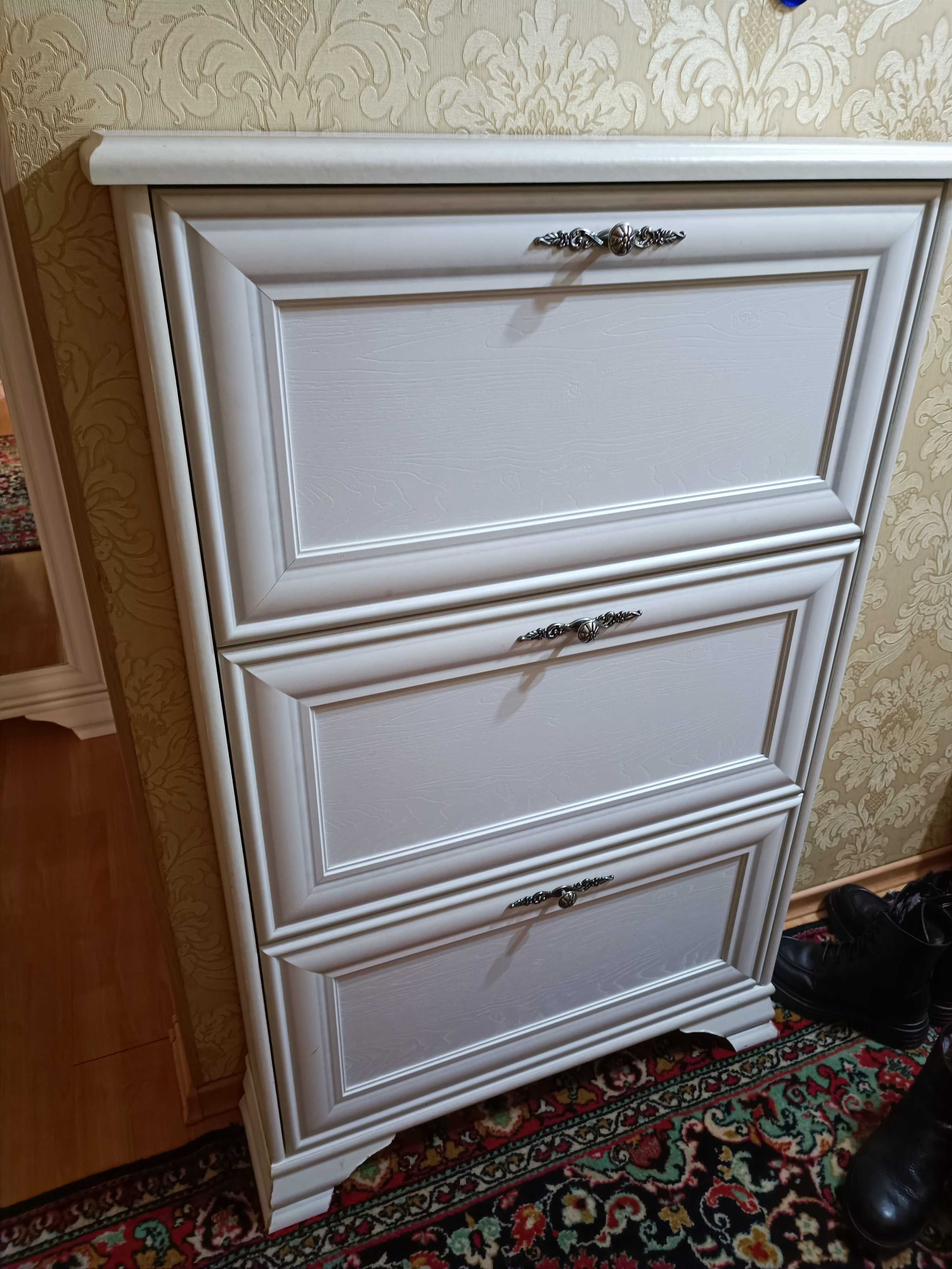 продам Мебель комплект