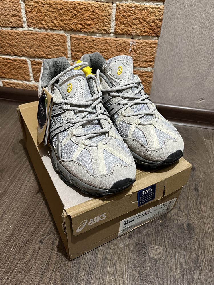Кроссовка Asics