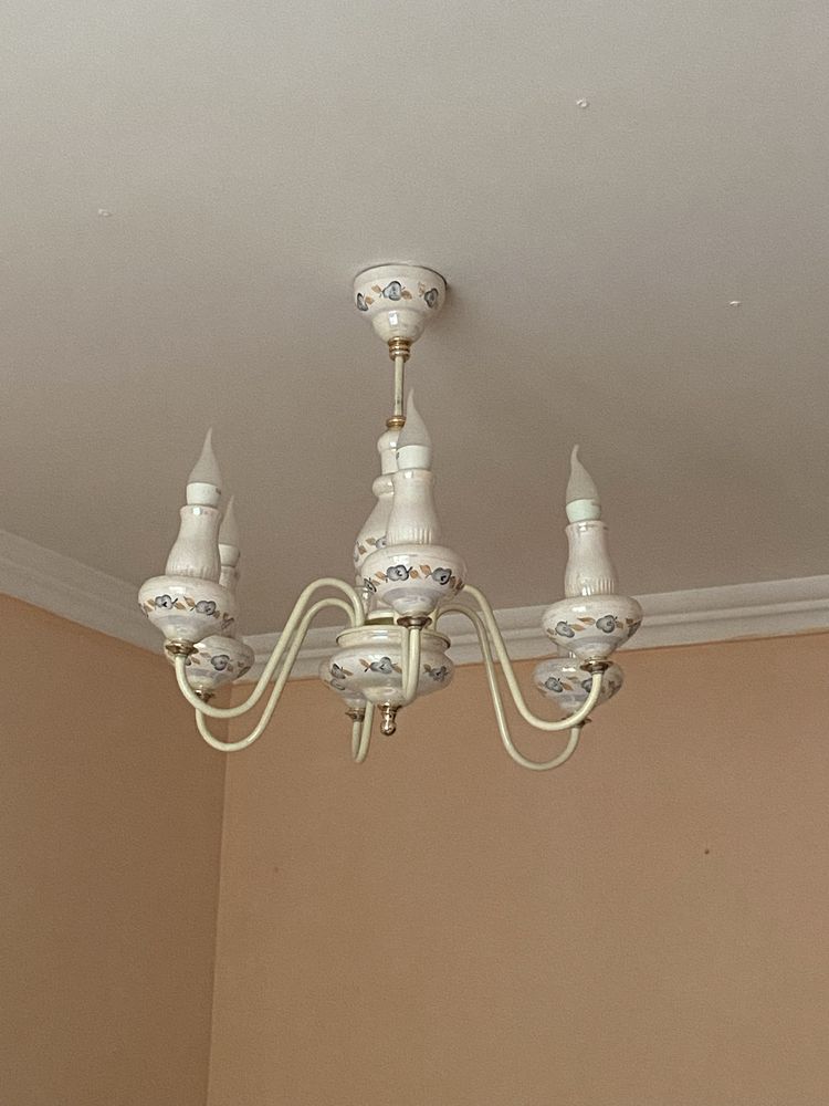 Продам фарворовую люстру