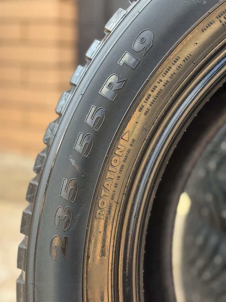 Продам 235 55 R19 зимние шипованные