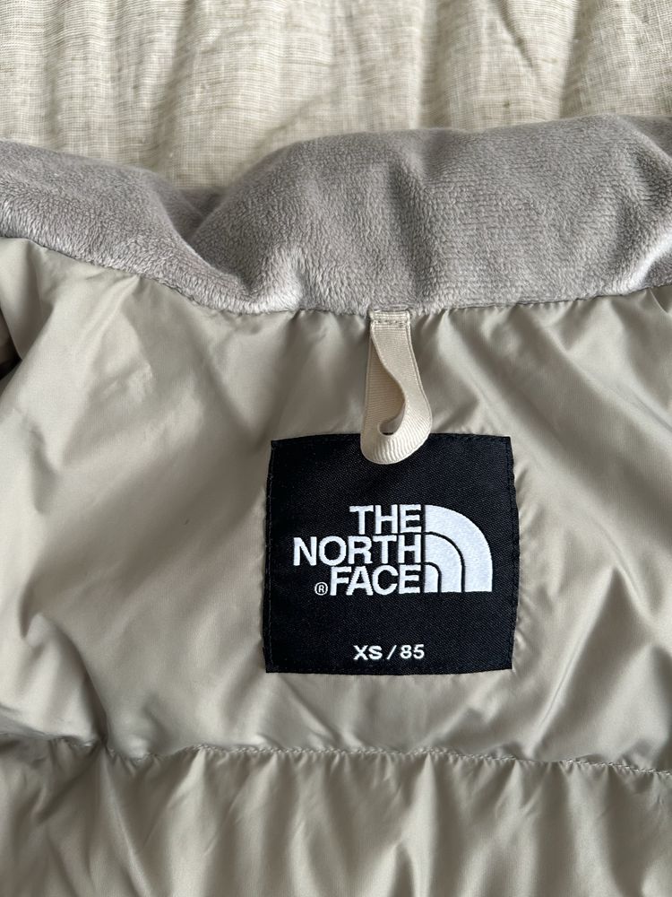 Продам женскую куртку the north face
