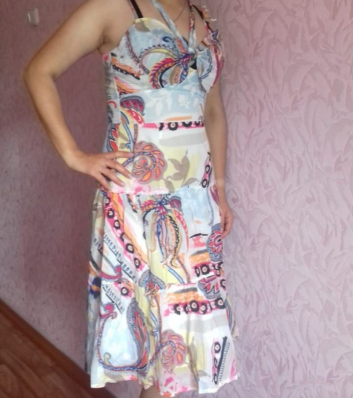 Продам женские платья