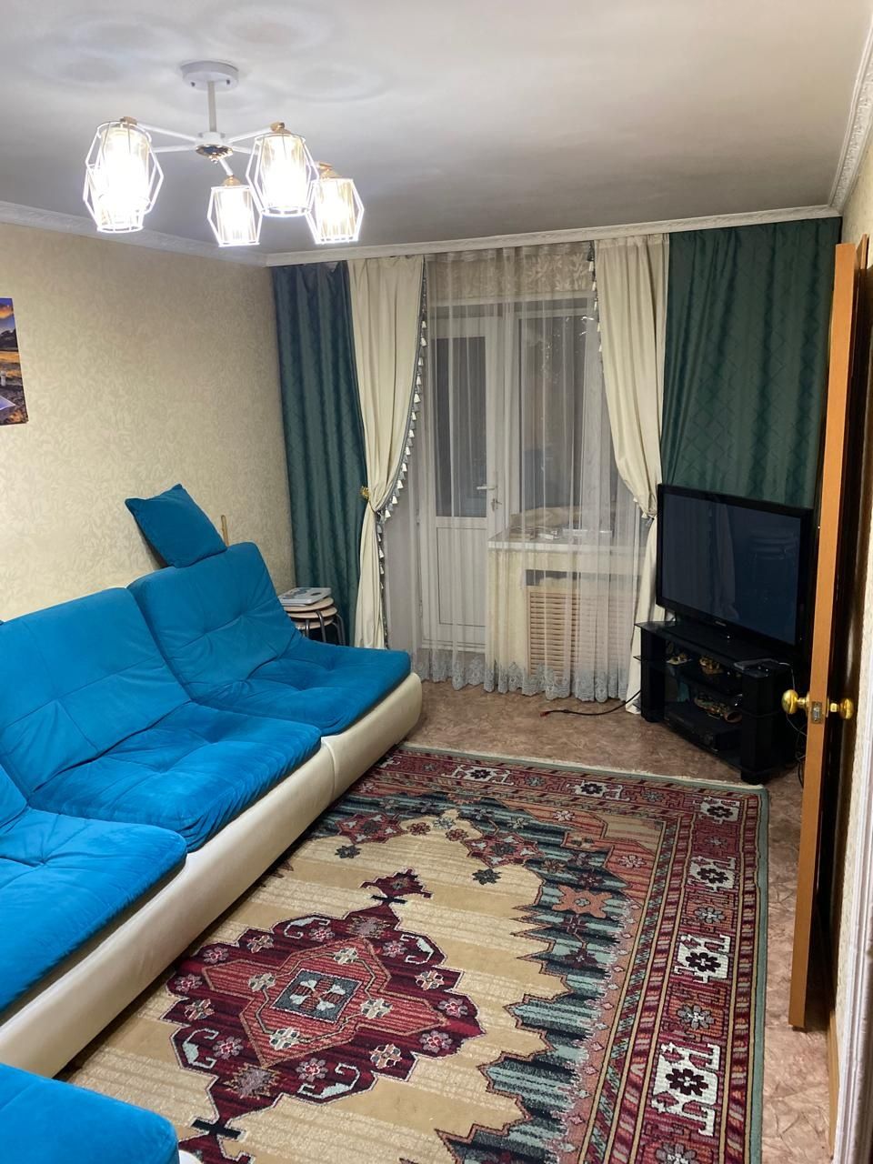 Продается 3 комнатная центр Лободы