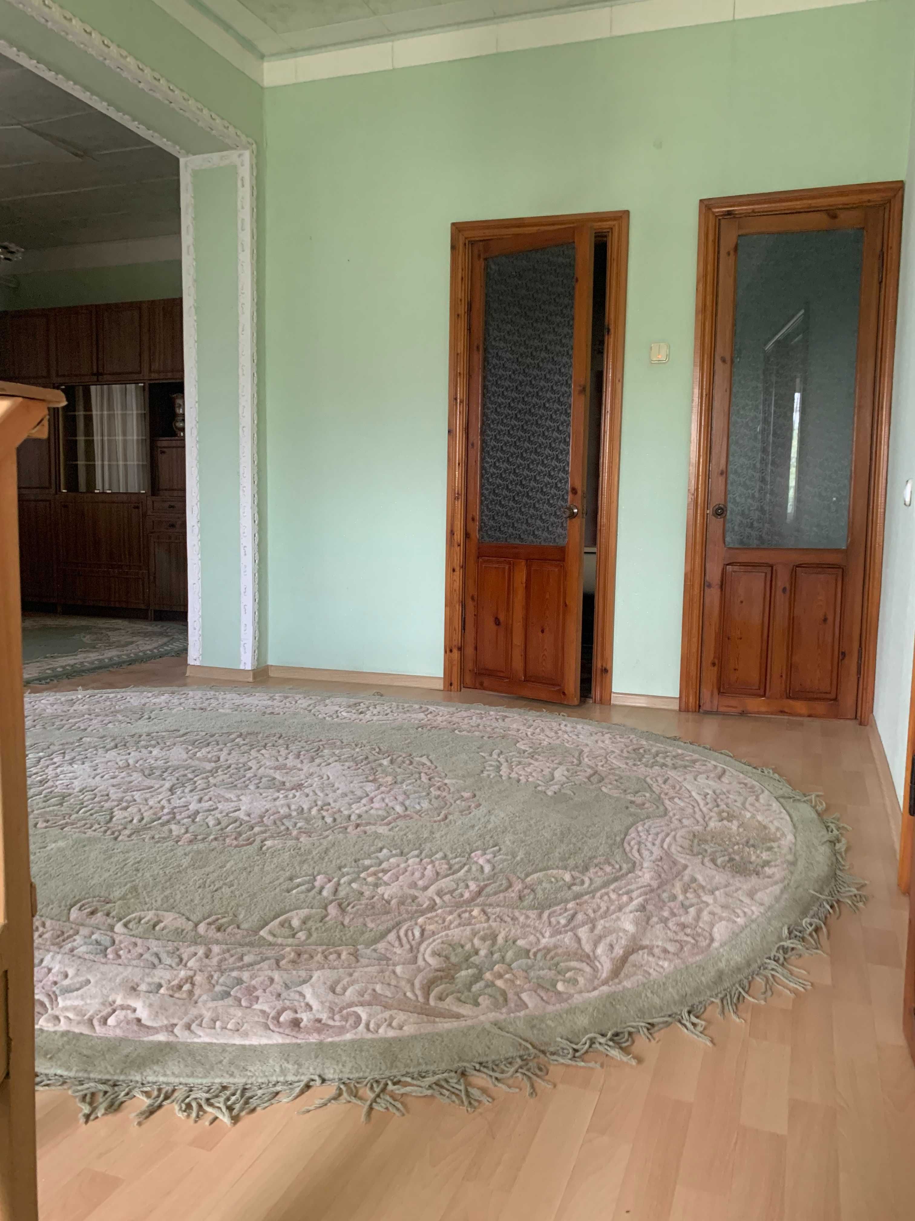 №Д0143. Продается Трех уровневый дом в районе Г. Дружбы.