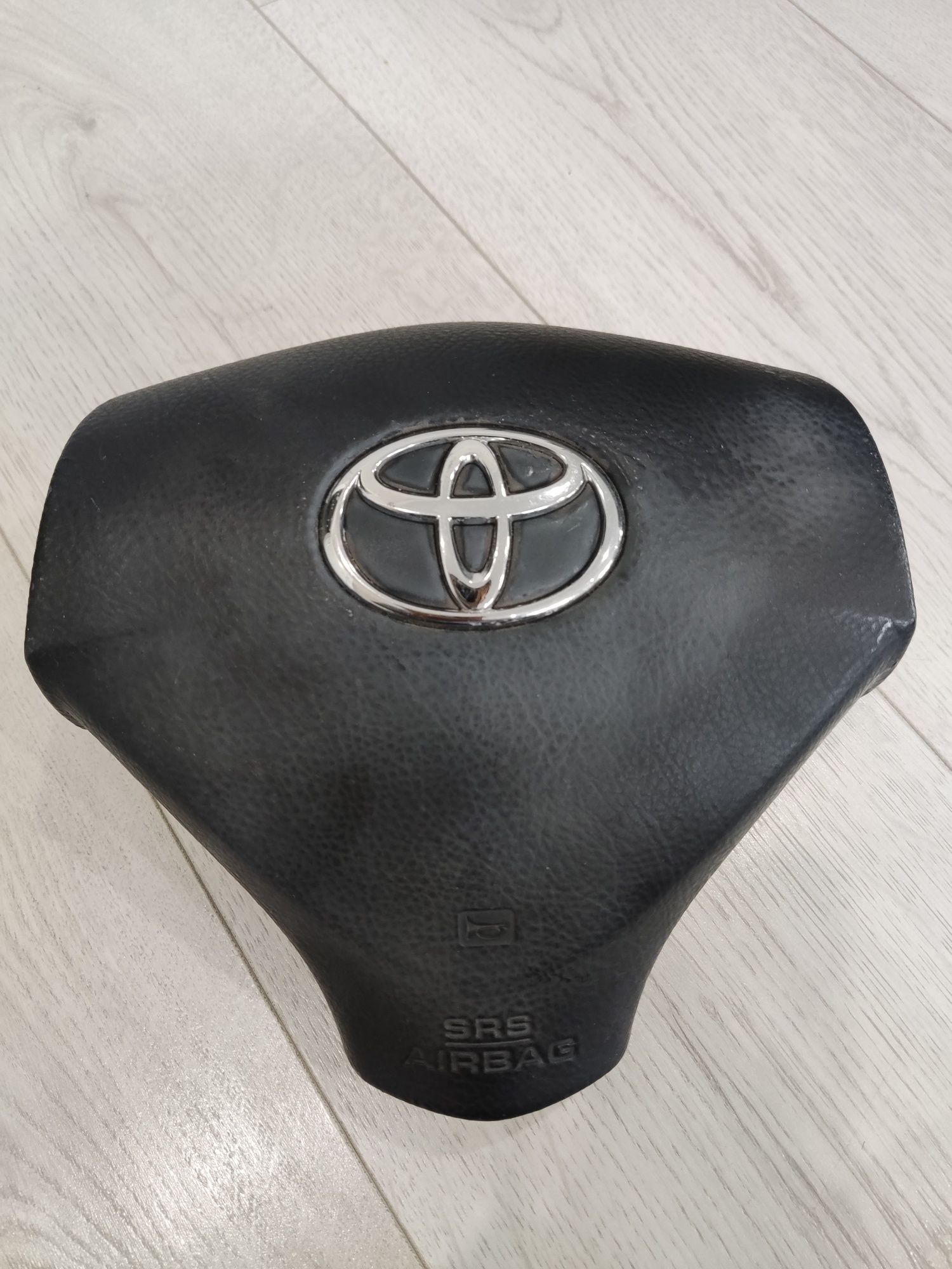 Продам руль от RX-300,330,350.Второе поколение.Руль не косточка.