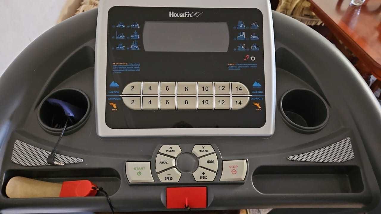 Продам беговую дорожку HouseFit  HT-9142